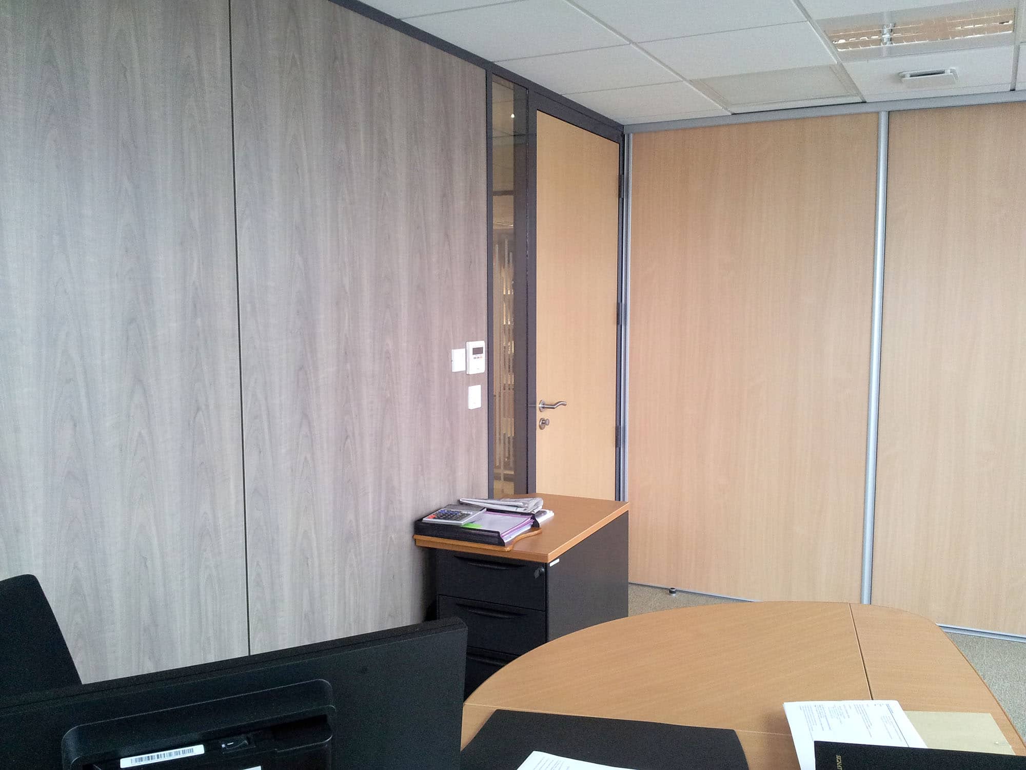 Aménagement de bureaux | AGEBAT - Cloisons amovibles, faux-plafonds et aménagement de bureaux professionnels | Cloisons pleines à joints creux